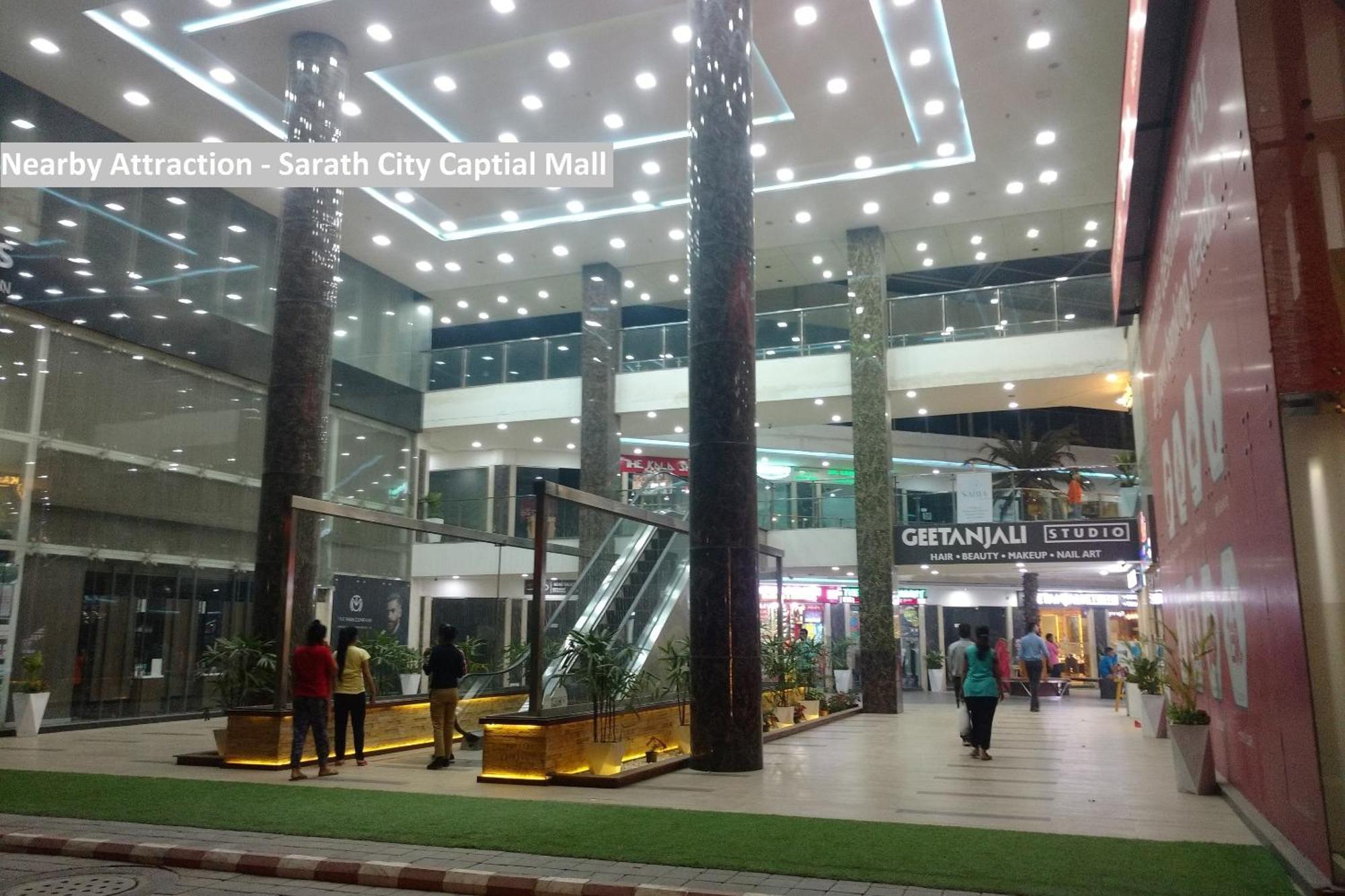 Capital O Rudra Grand Near Kondapur X Road Hotel Ngoại thất bức ảnh